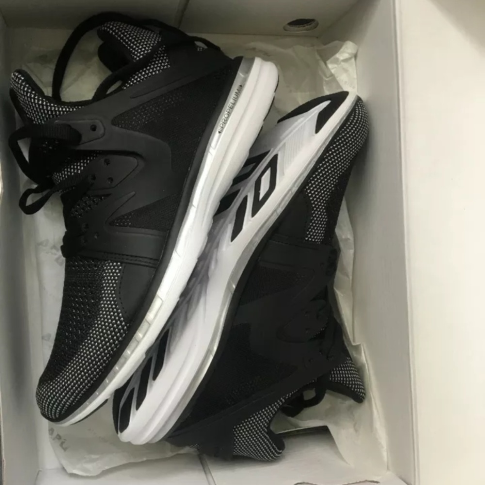 NIB APL Ascend Women's Shoe Size 10